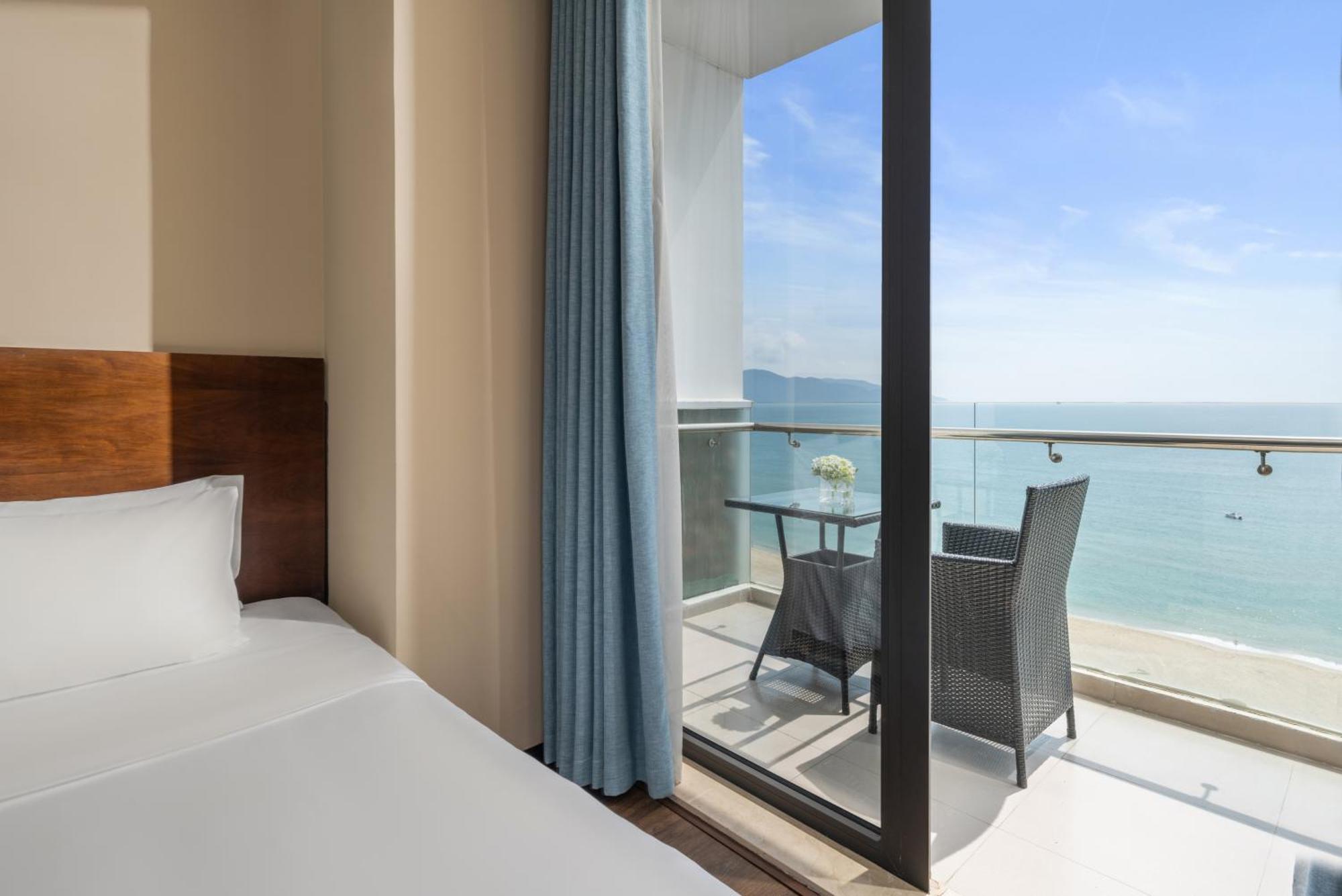 Yarra Ocean Suites Danang Extérieur photo
